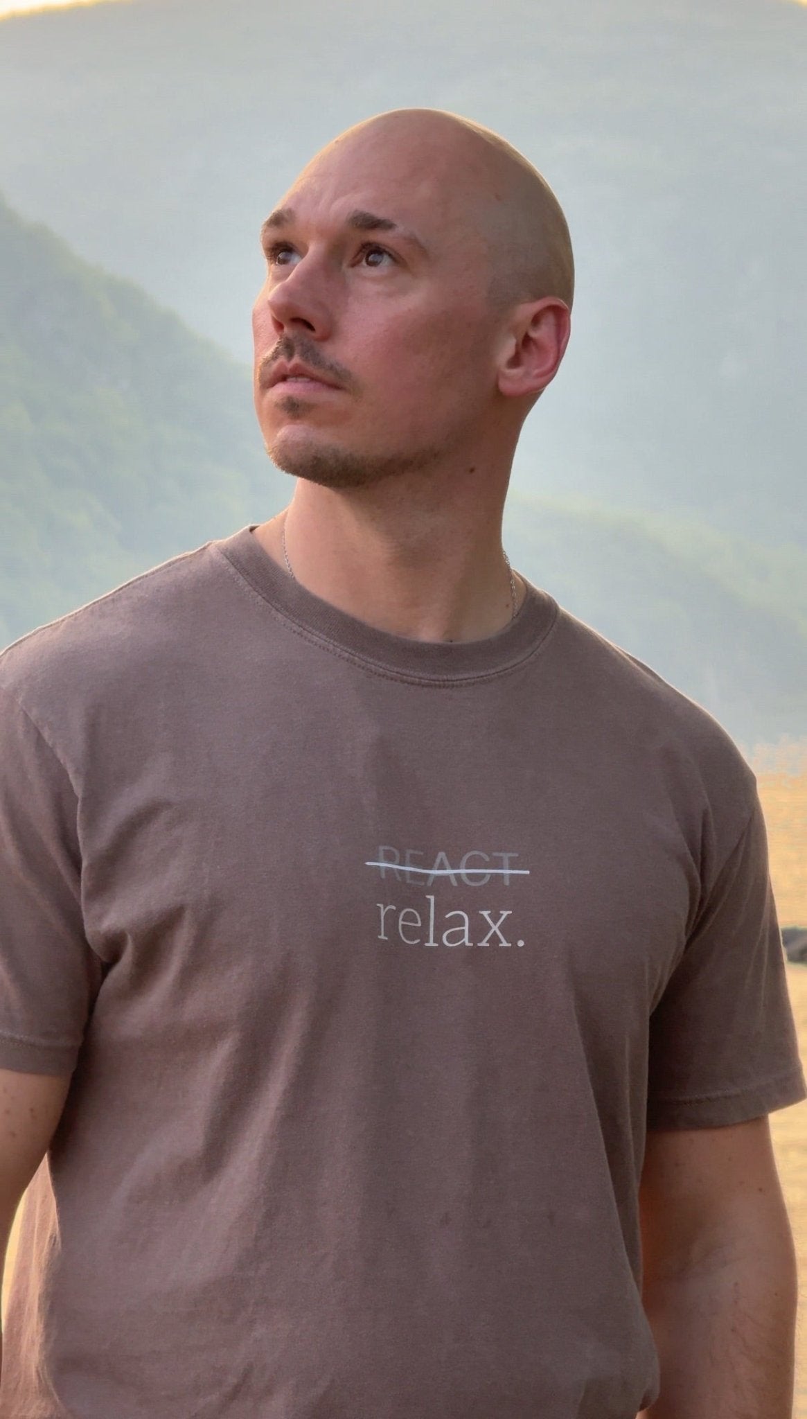 REACT/relax. Tee - Verses