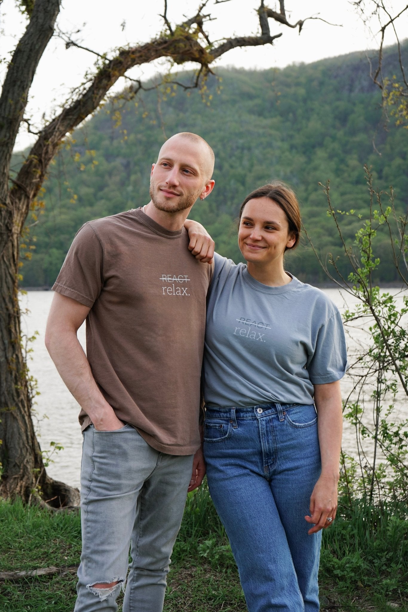 REACT/relax. Tee - Verses